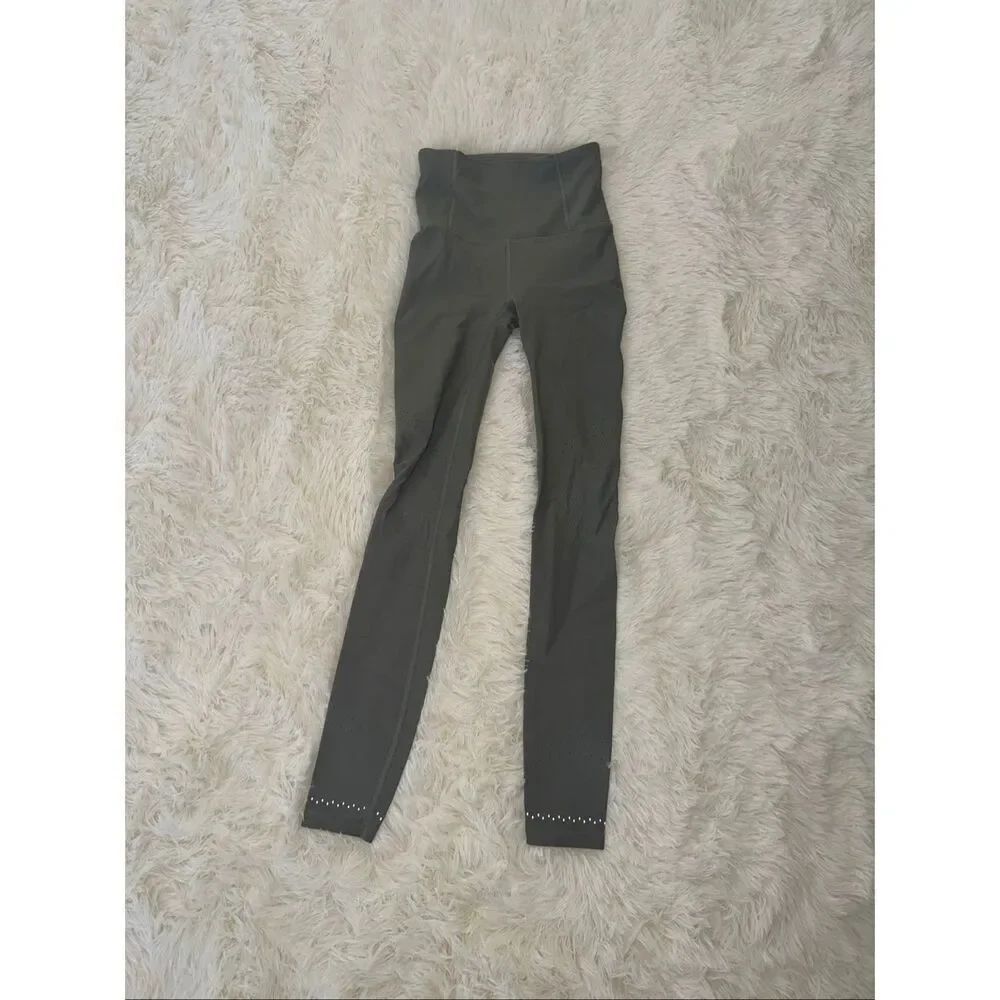 Lululemon green olive leggings size 2 fit like a 00